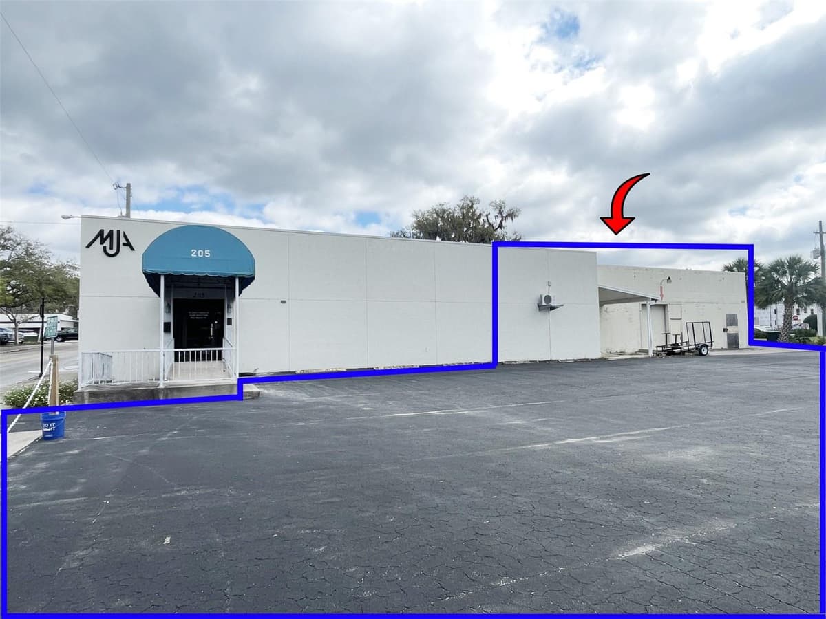 205 MAGNOLIA AVENUE — photo 3 of 5