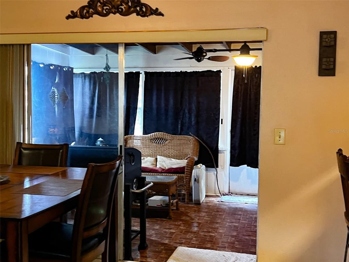 366 DIAMOND STREET — photo 12 of 24