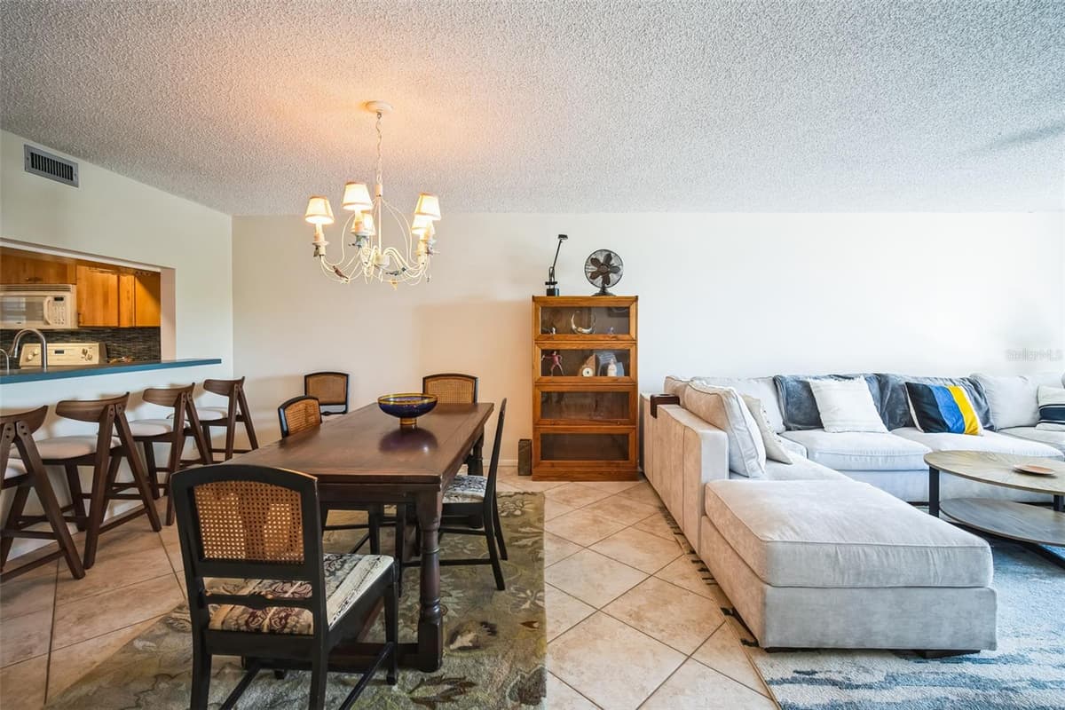 1000 RIVERSIDE DRIVE — photo 4 of 22