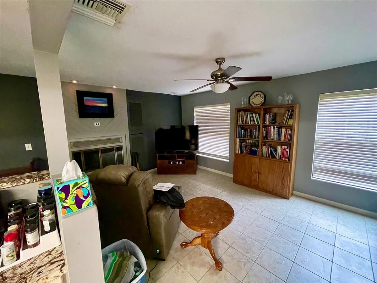 490 MINSTREL AVENUE — photo 10 of 30