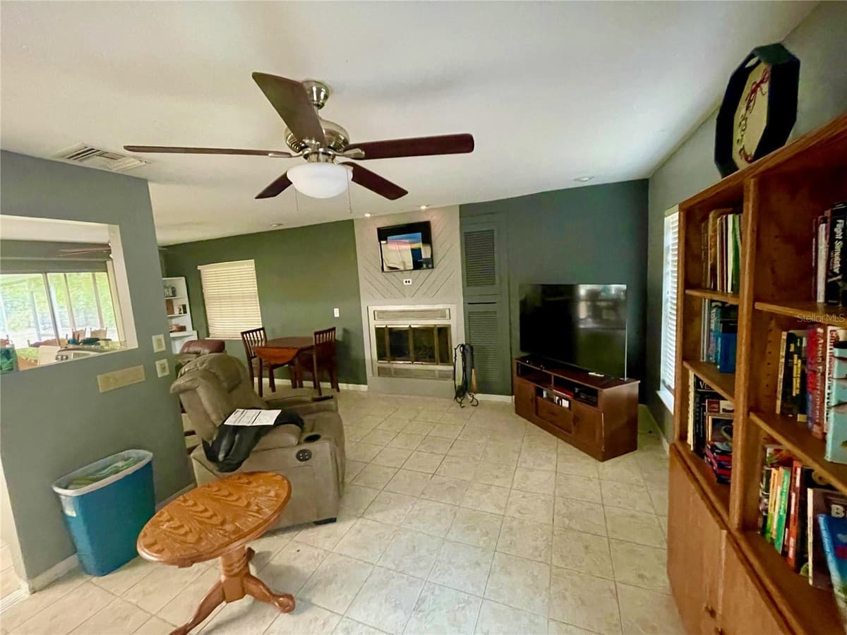 490 MINSTREL AVENUE — photo 8 of 30