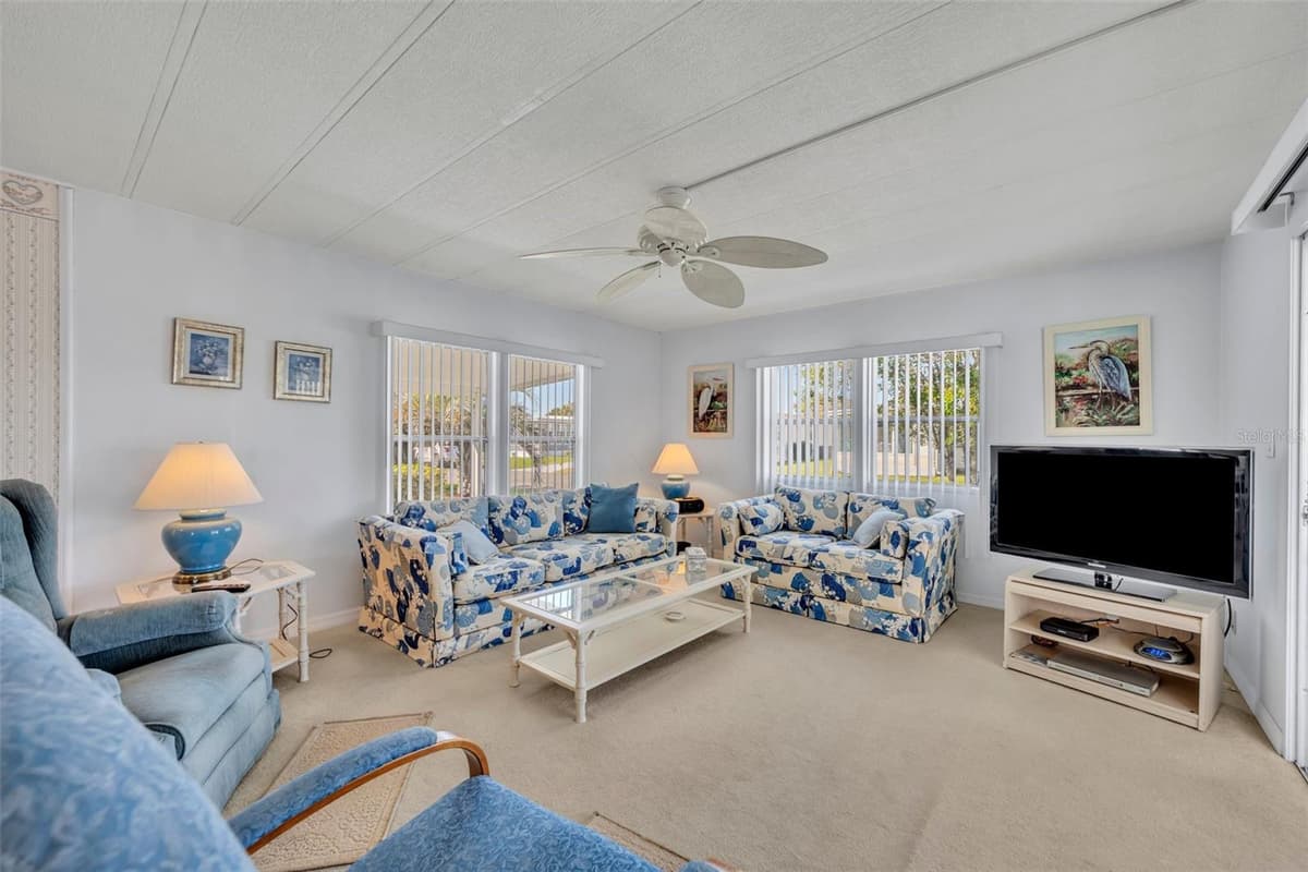 269 KELOU COURT — photo 10 of 52