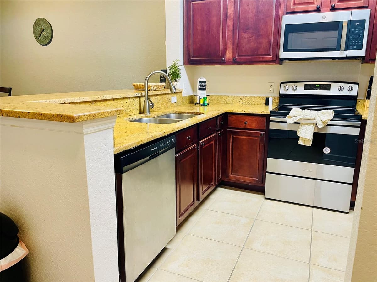 8010 TUSCANY WAY — photo 12 of 40