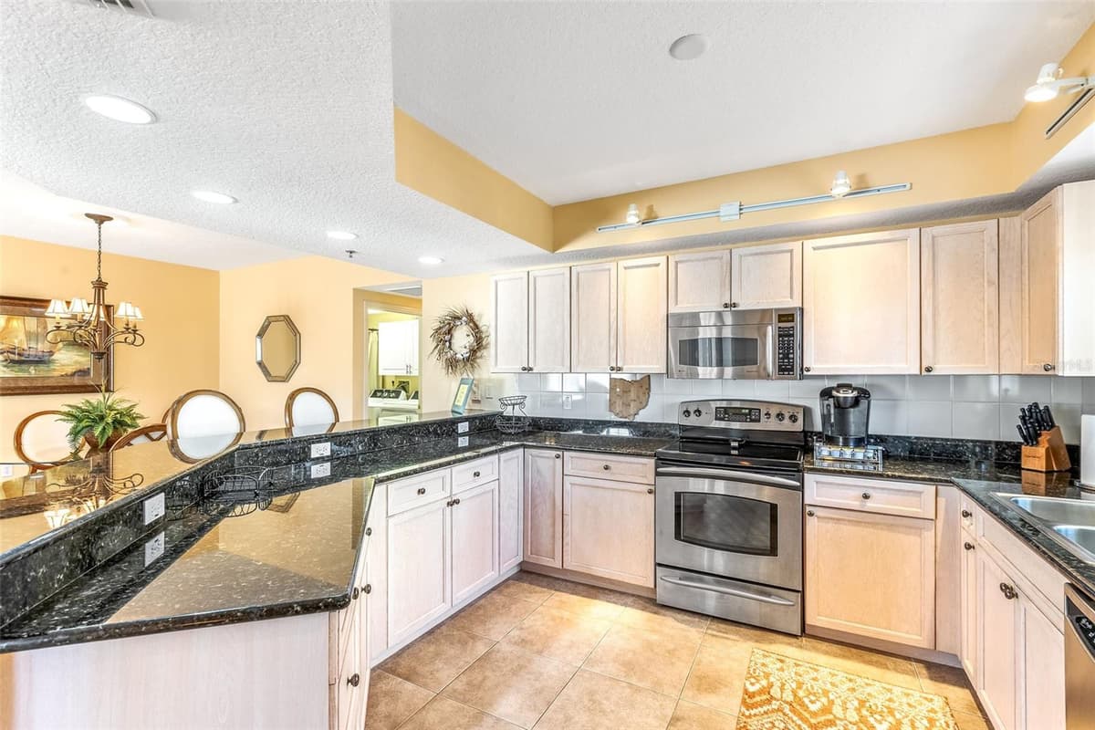 5300 ATLANTIC AVENUE — photo 12 of 46