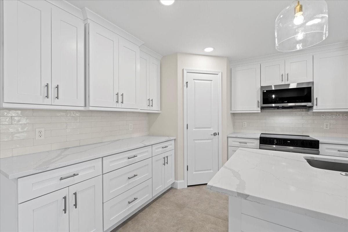 109 BEAU RIVAGE DRIVE — photo 17 of 51