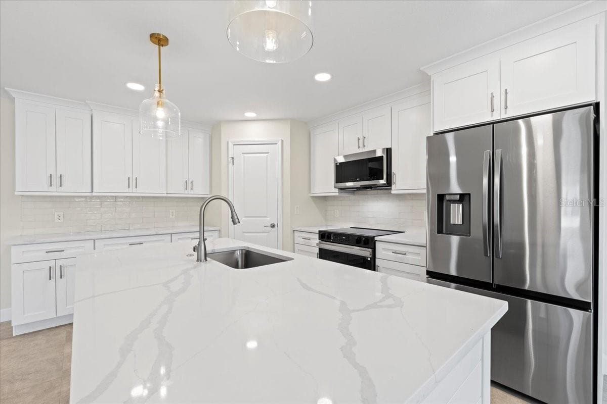 109 BEAU RIVAGE DRIVE — photo 13 of 51