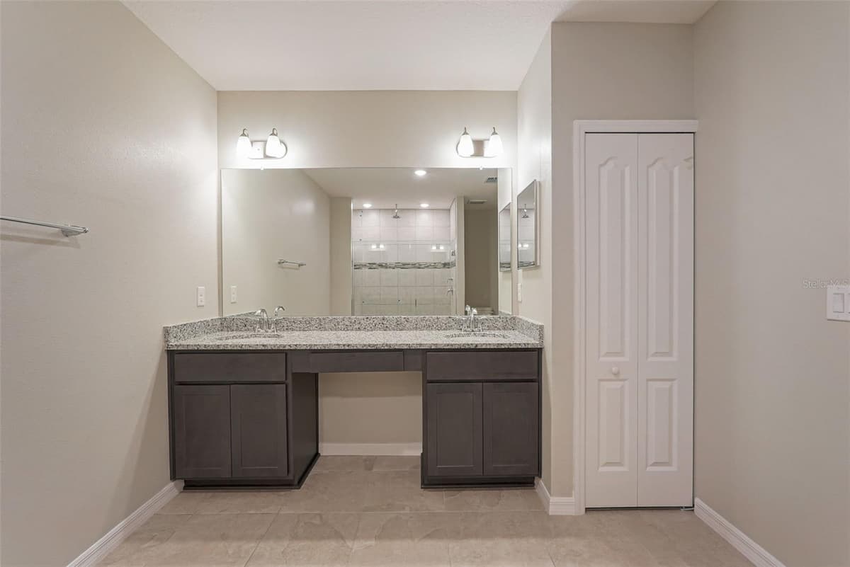 3230 VICEROY COURT — photo 36 of 48