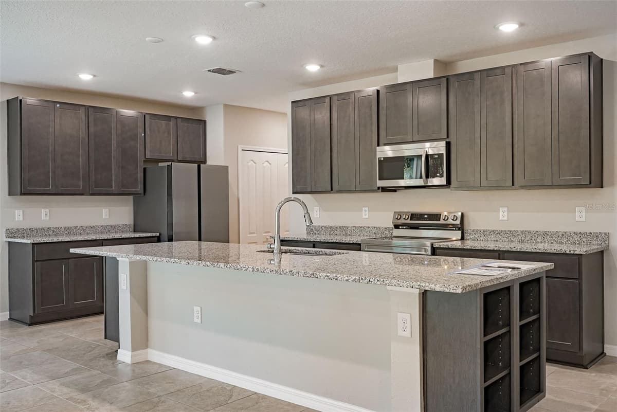 3230 VICEROY COURT — photo 20 of 48