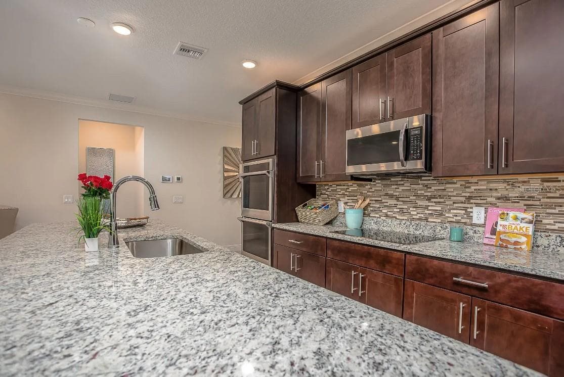 3230 VICEROY COURT — photo 5 of 48