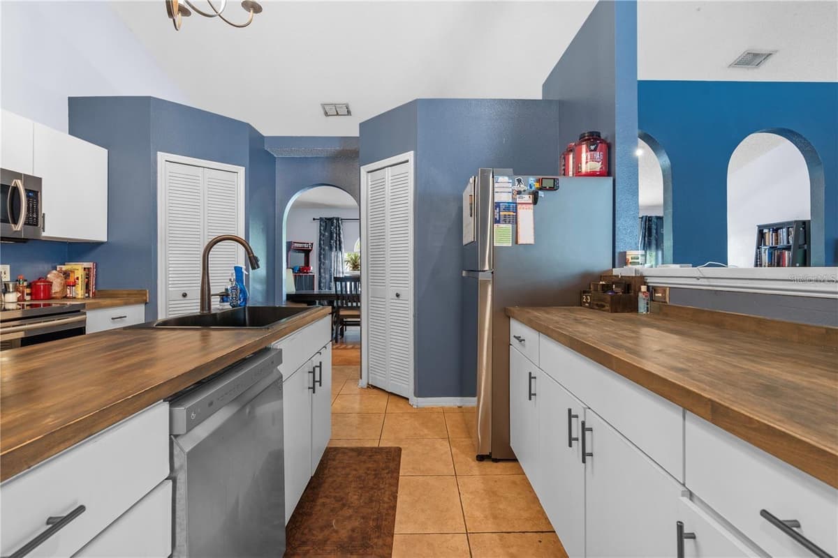 57 RYARBOR DRIVE — photo 12 of 41