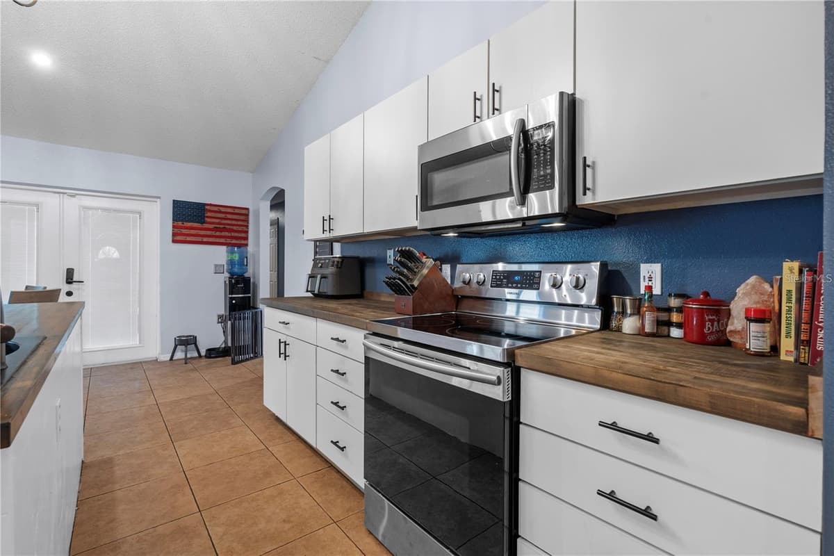 57 RYARBOR DRIVE — photo 11 of 41