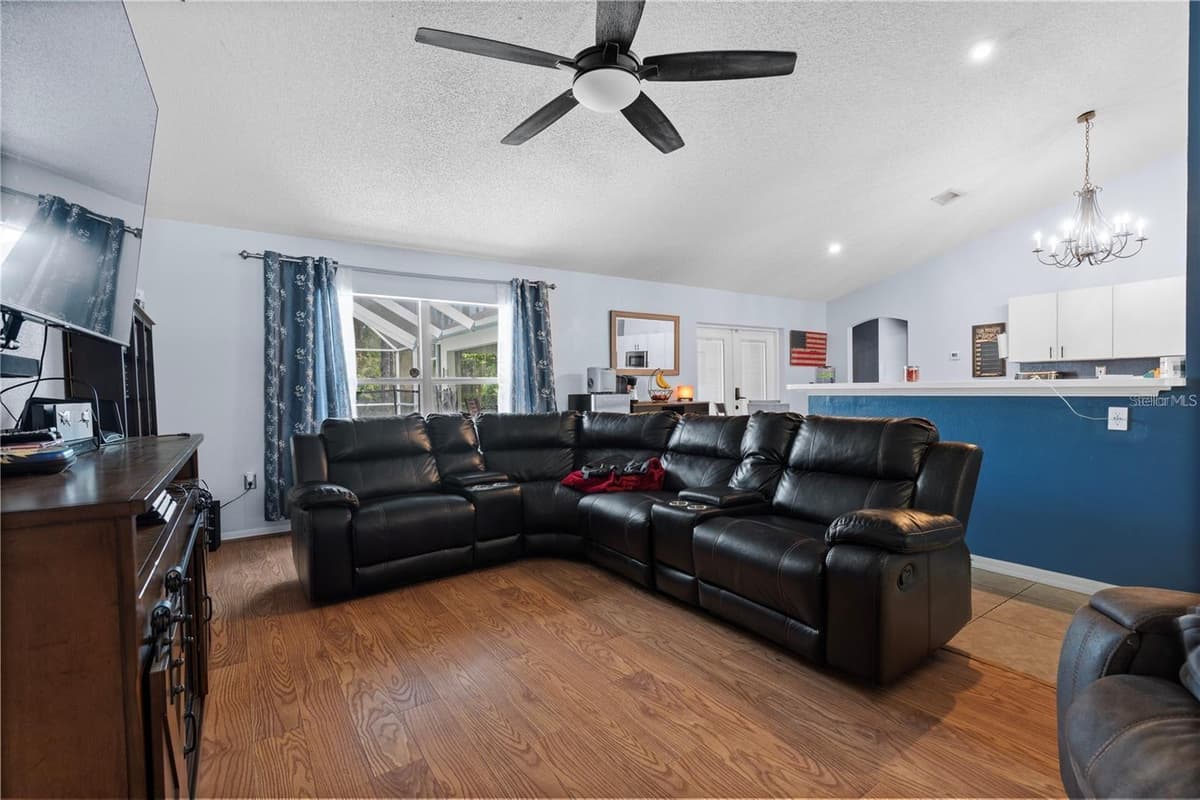 57 RYARBOR DRIVE — photo 18 of 41