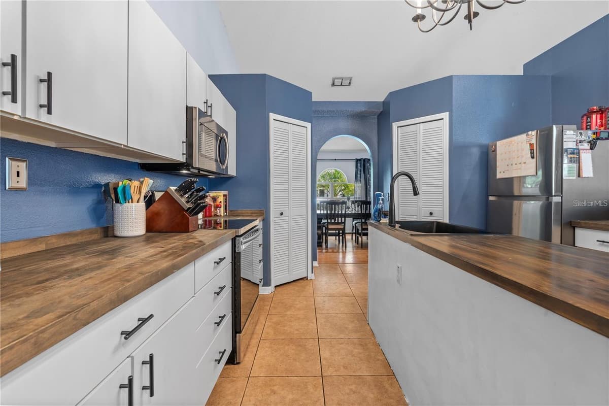 57 RYARBOR DRIVE — photo 14 of 41