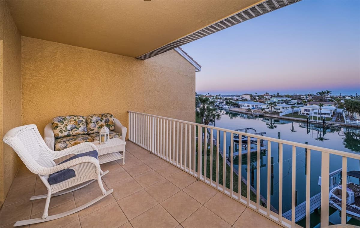 11595 GULF BOULEVARD — photo 20 of 46