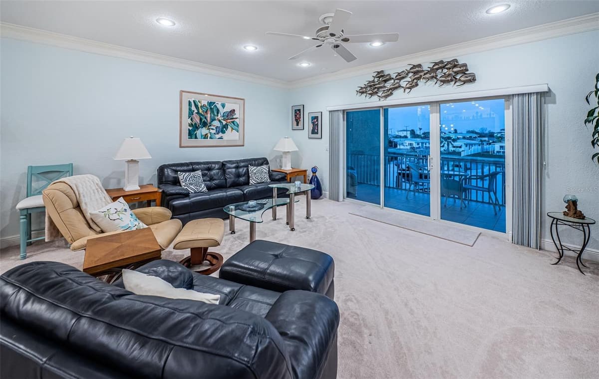 11595 GULF BOULEVARD — photo 6 of 46