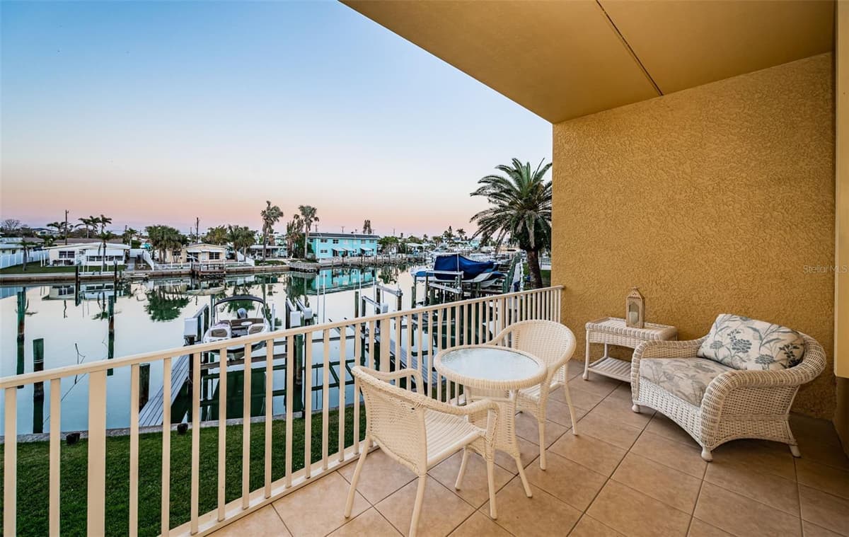 11595 GULF BOULEVARD — photo 18 of 46