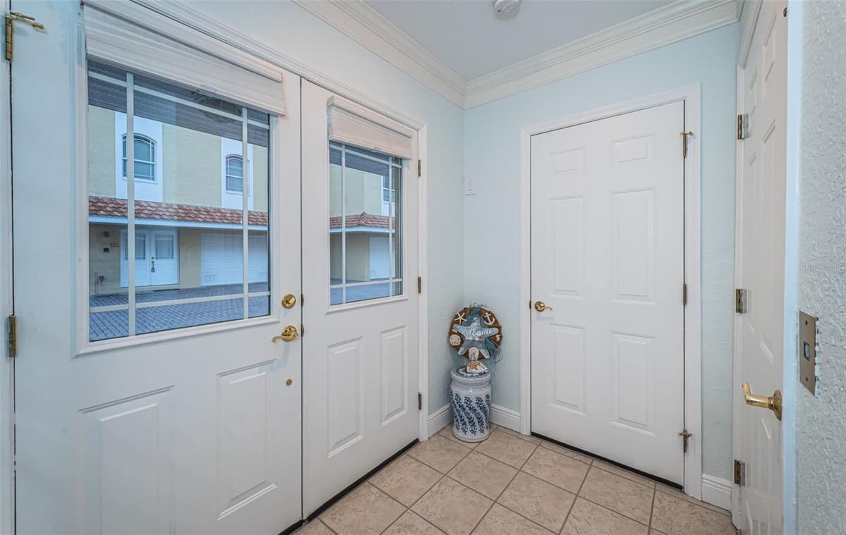 11595 GULF BOULEVARD — photo 5 of 46