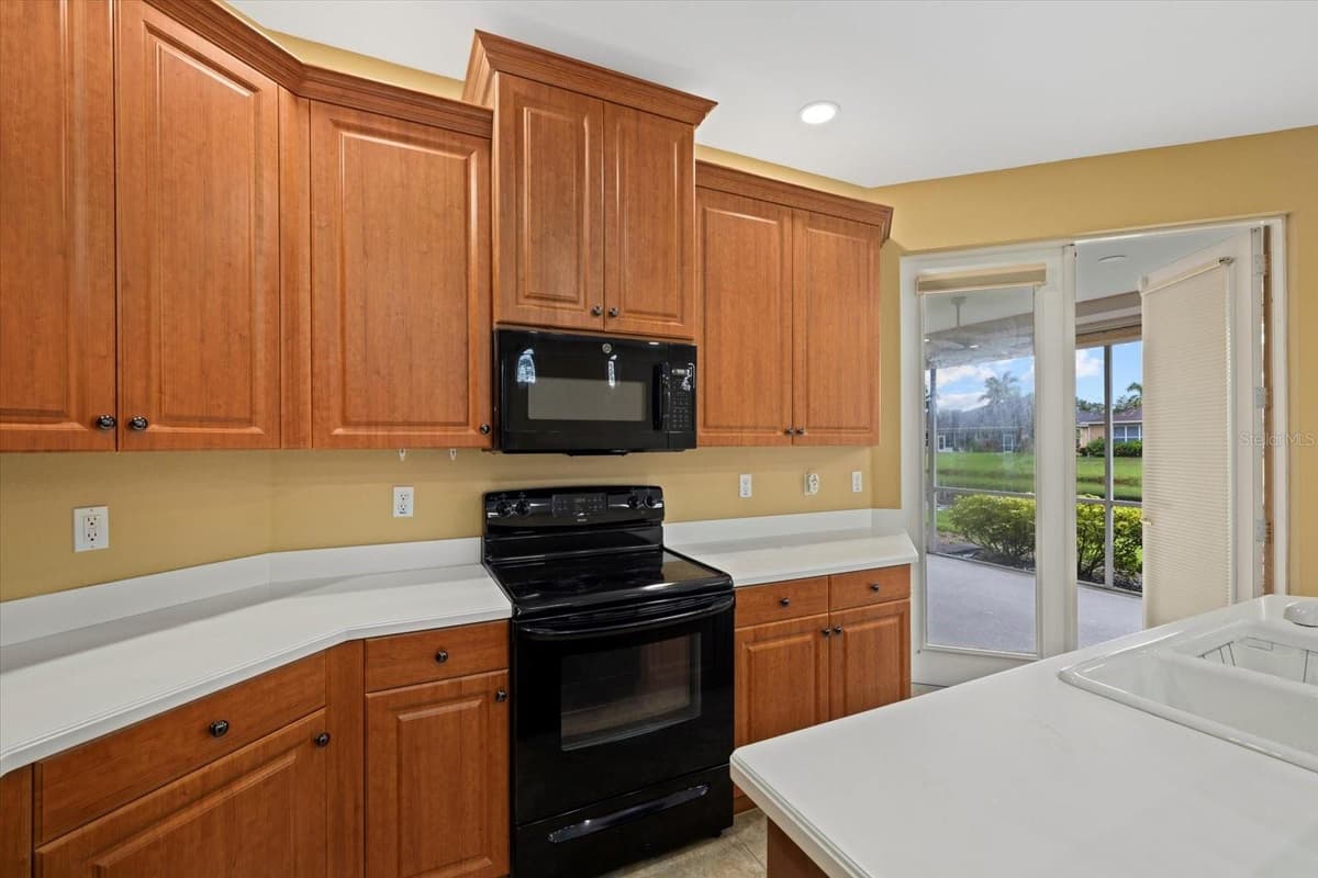4331 TURNBERRY CIRCLE — photo 12 of 25