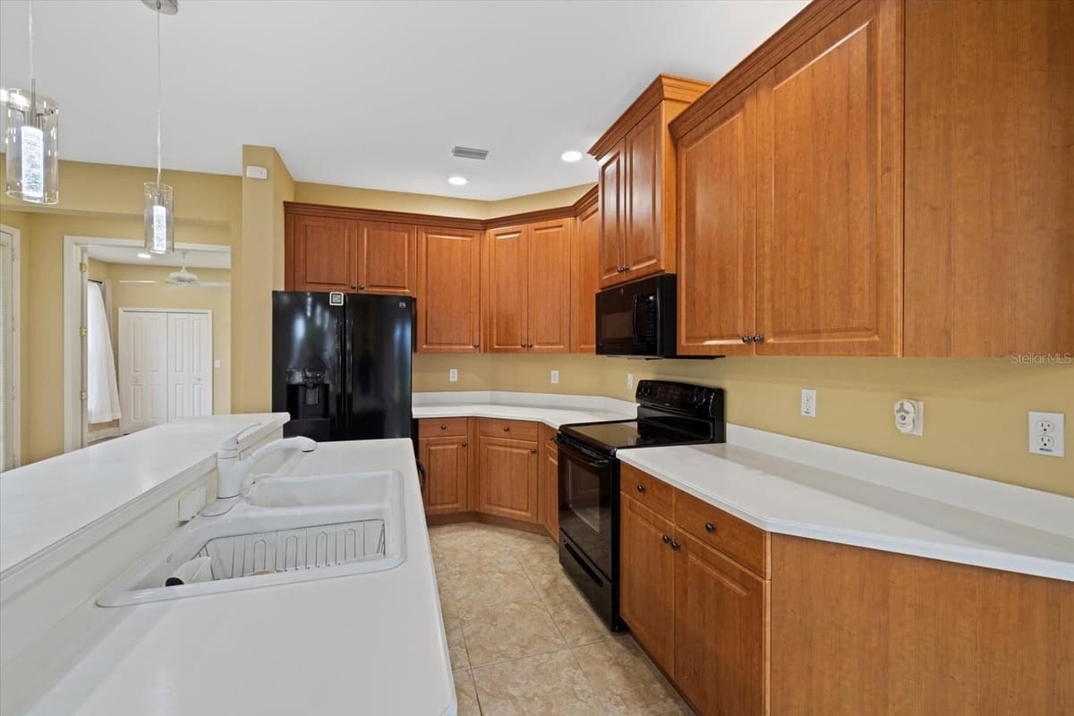 4331 TURNBERRY CIRCLE — photo 10 of 25