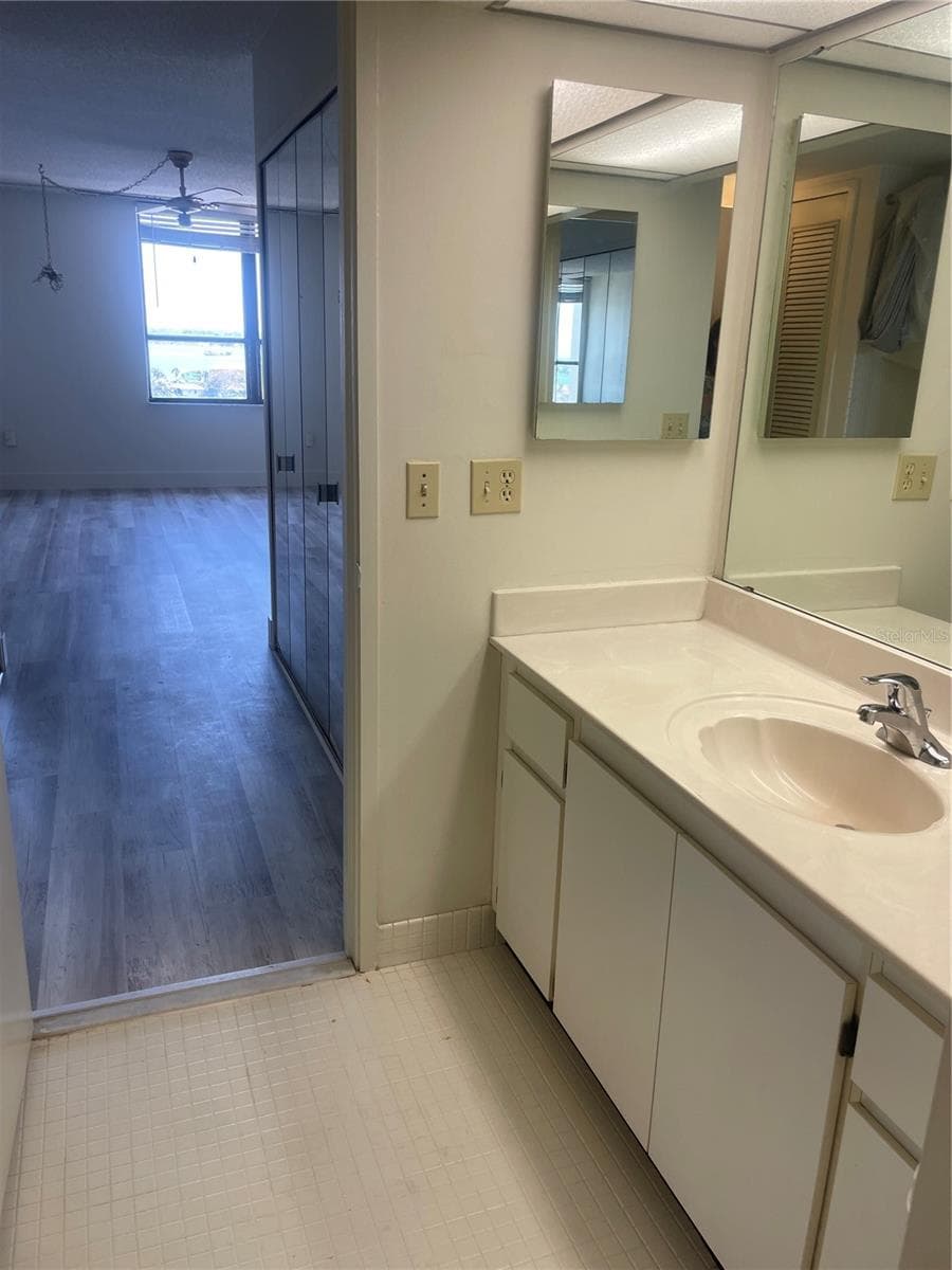 400 ISLAND WAY — photo 10 of 25