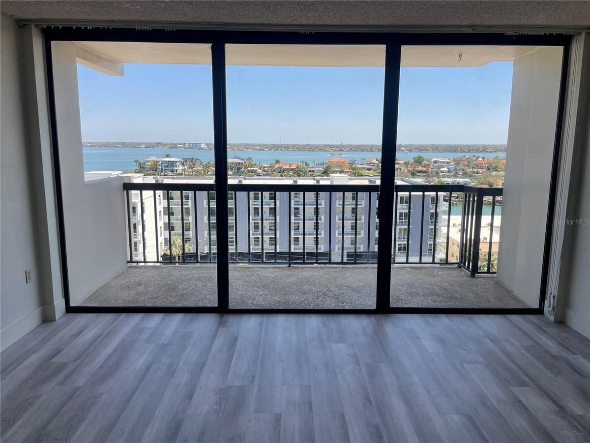 400 ISLAND WAY — photo 4 of 25