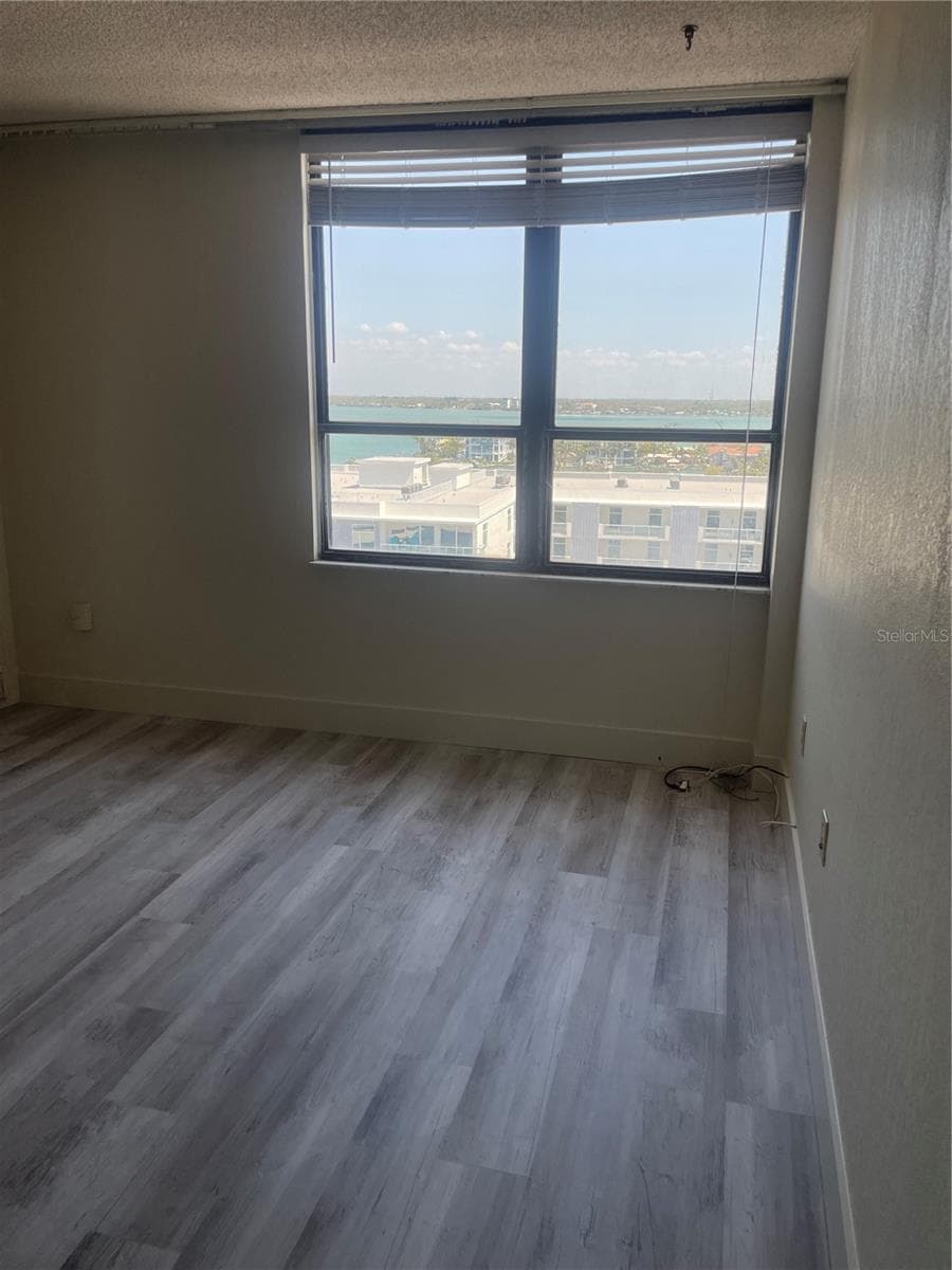400 ISLAND WAY — photo 8 of 25