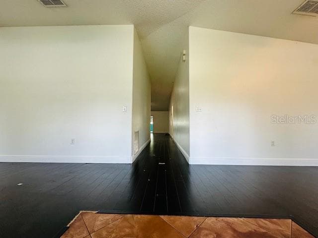 639 MESILLA DRIVE — photo 9 of 42