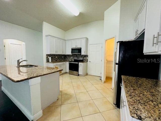 639 MESILLA DRIVE — photo 28 of 42