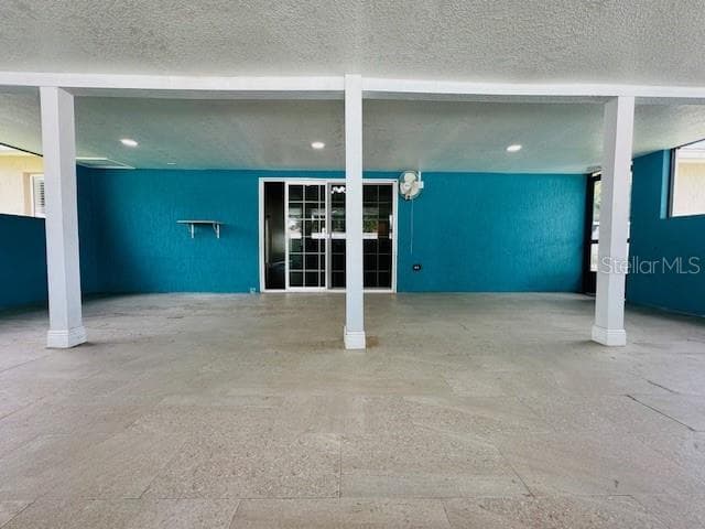 639 MESILLA DRIVE — photo 32 of 42