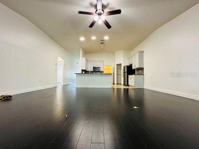 639 MESILLA DRIVE — photo 15 of 42