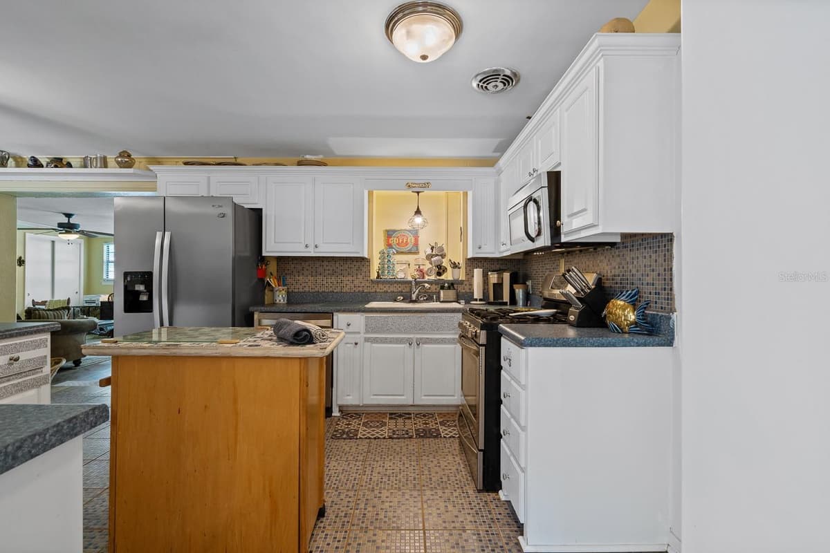 3808 SAN GABRIEL DRIVE — photo 10 of 64