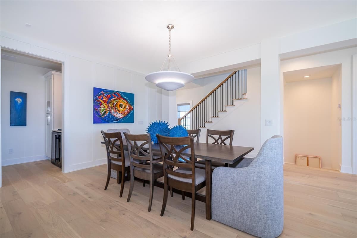 204 SURFVIEW LANE — photo 10 of 58