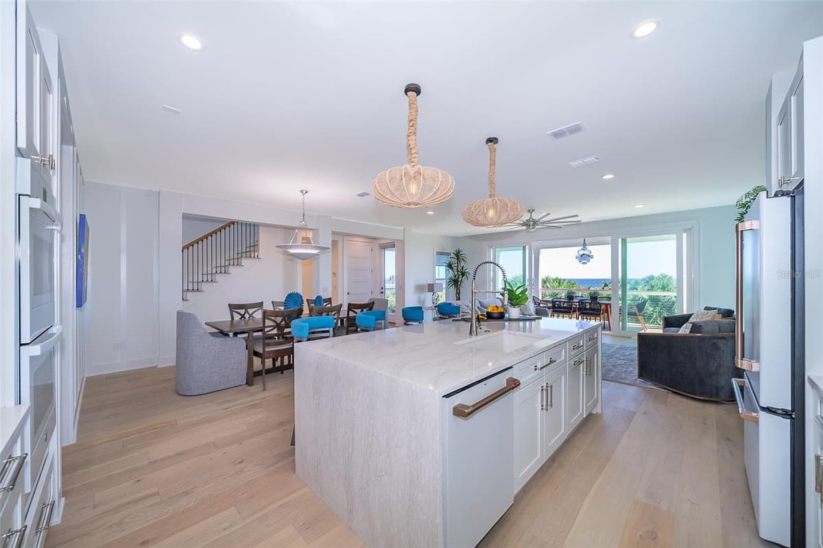 204 SURFVIEW LANE — photo 8 of 58