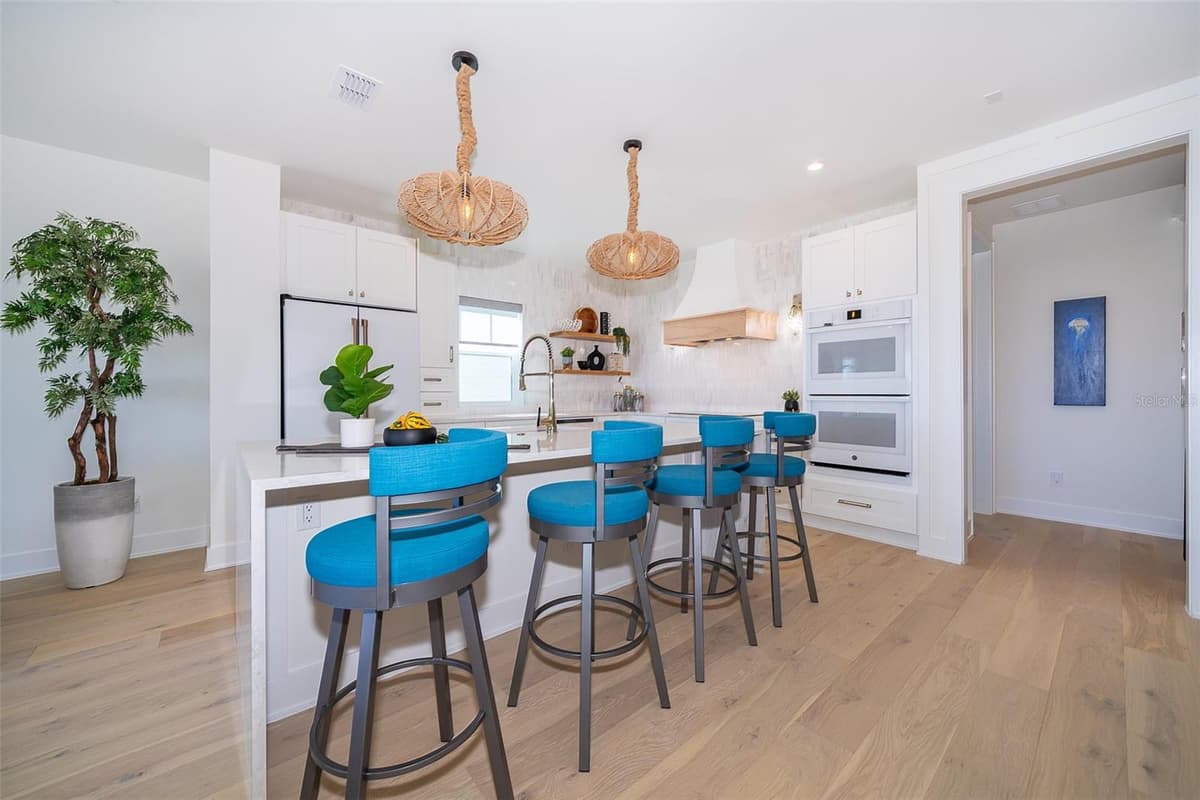 204 SURFVIEW LANE — photo 12 of 58