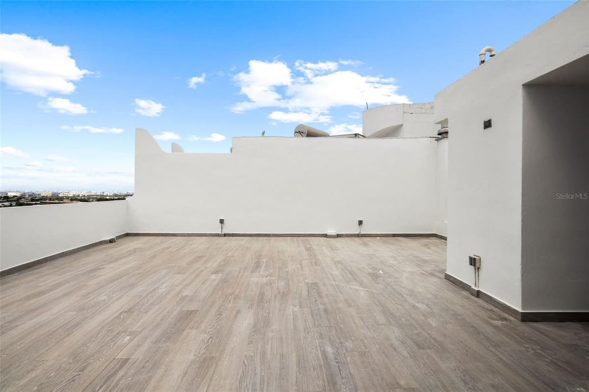 1010 CALLE ORQUID — photo 33 of 40