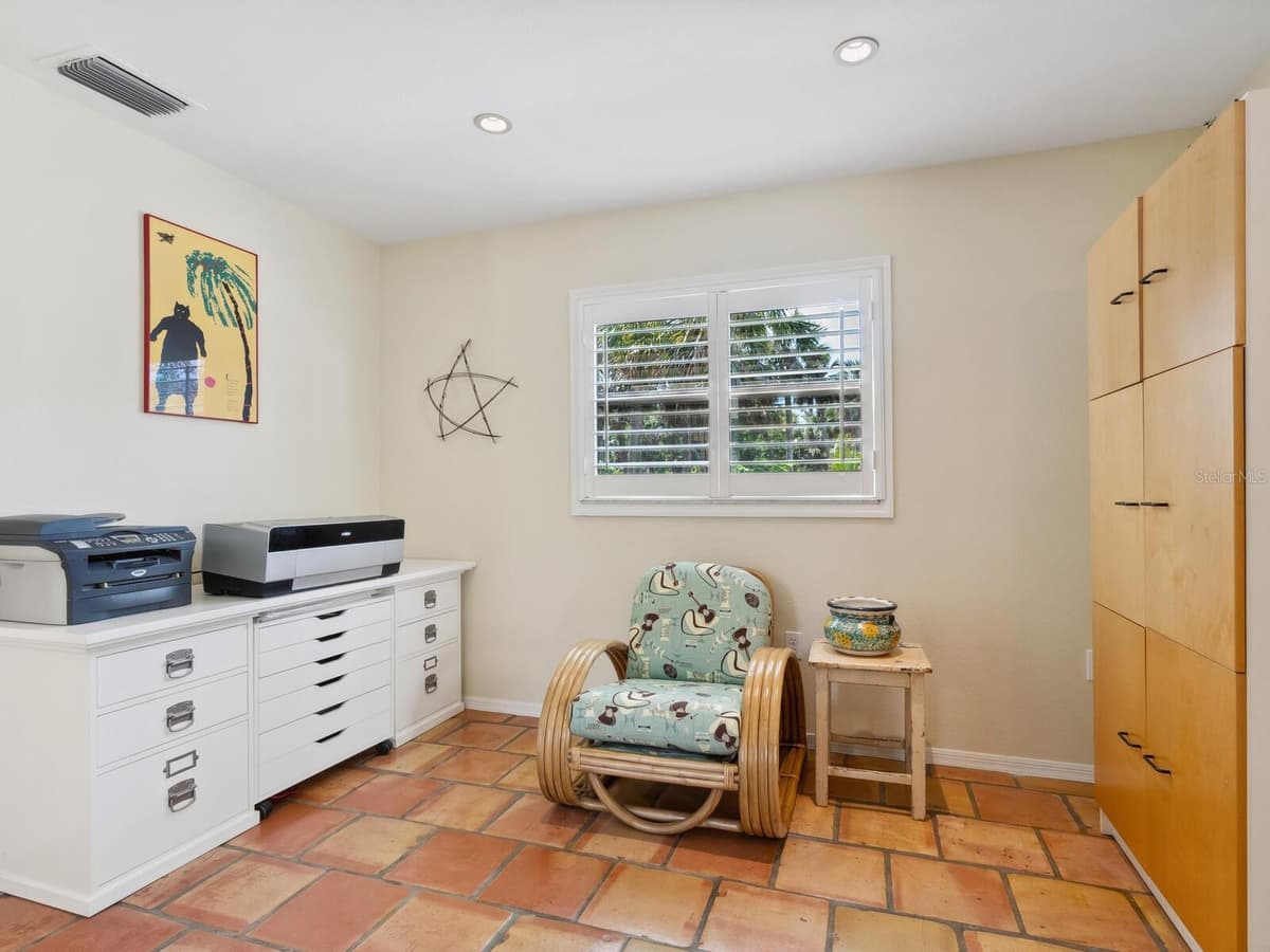3648 BENEVA OAKS BOULEVARD — photo 15 of 54