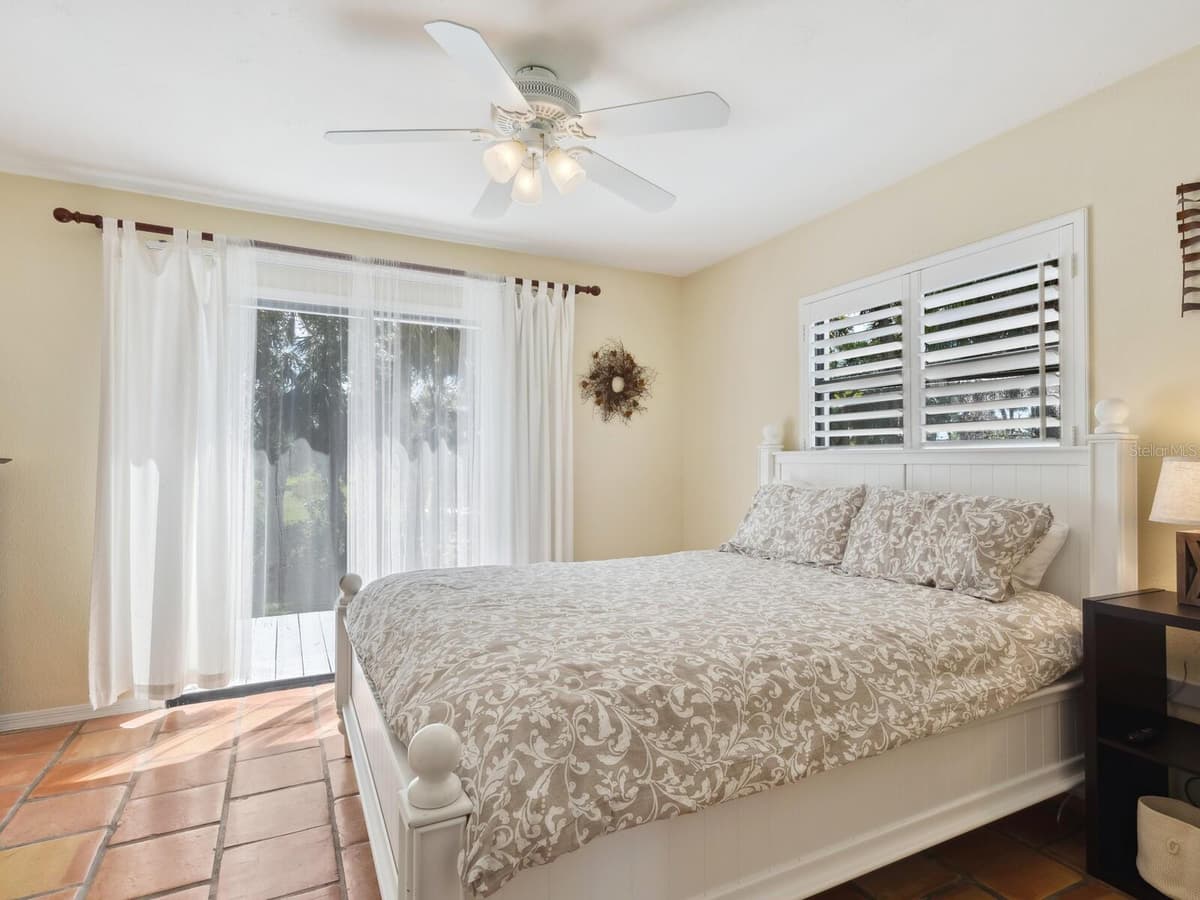 3648 BENEVA OAKS BOULEVARD — photo 27 of 54