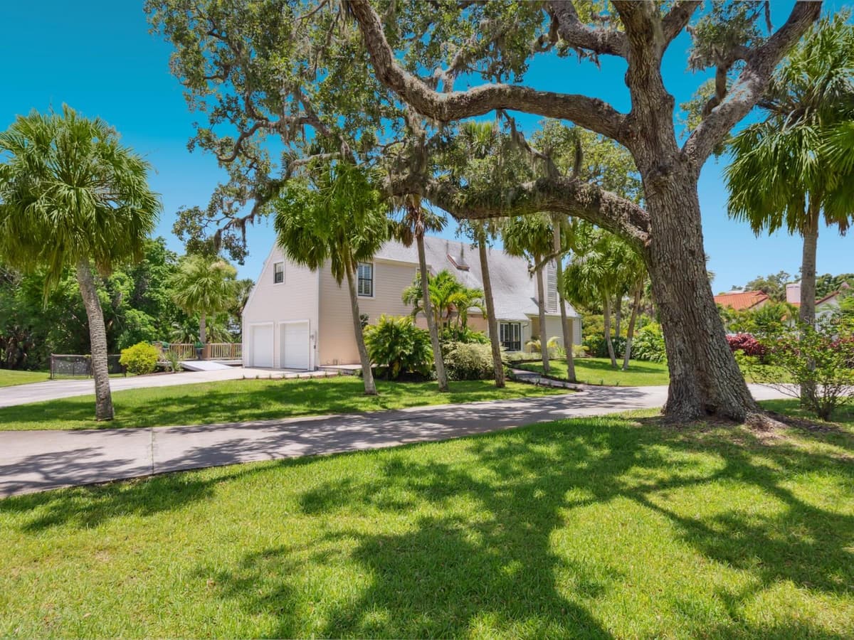 3648 BENEVA OAKS BOULEVARD — photo 40 of 54