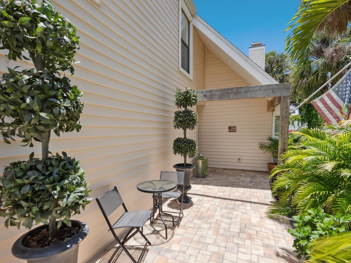 3648 BENEVA OAKS BOULEVARD — photo 5 of 54