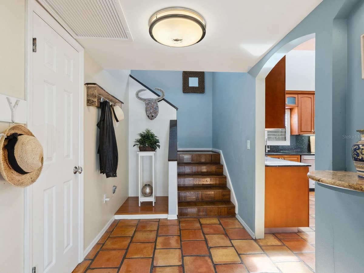 3648 BENEVA OAKS BOULEVARD — photo 18 of 54