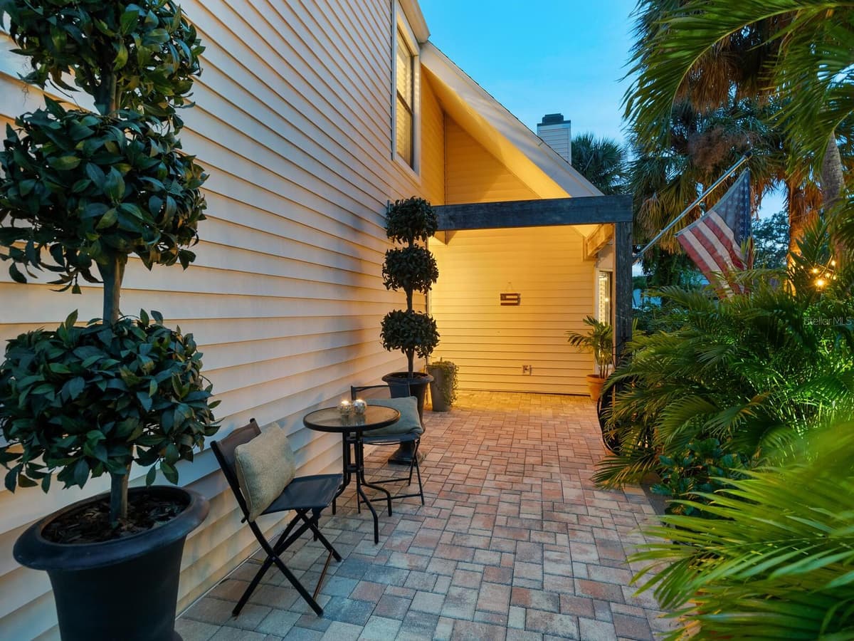 3648 BENEVA OAKS BOULEVARD — photo 43 of 54