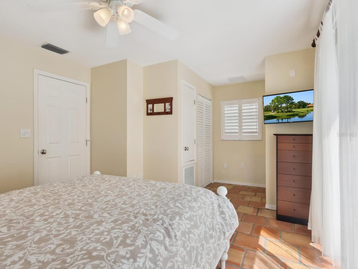 3648 BENEVA OAKS BOULEVARD — photo 28 of 54
