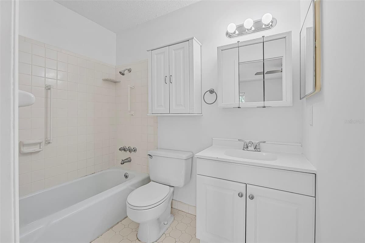 225 FLAGLER AVENUE — photo 25 of 50
