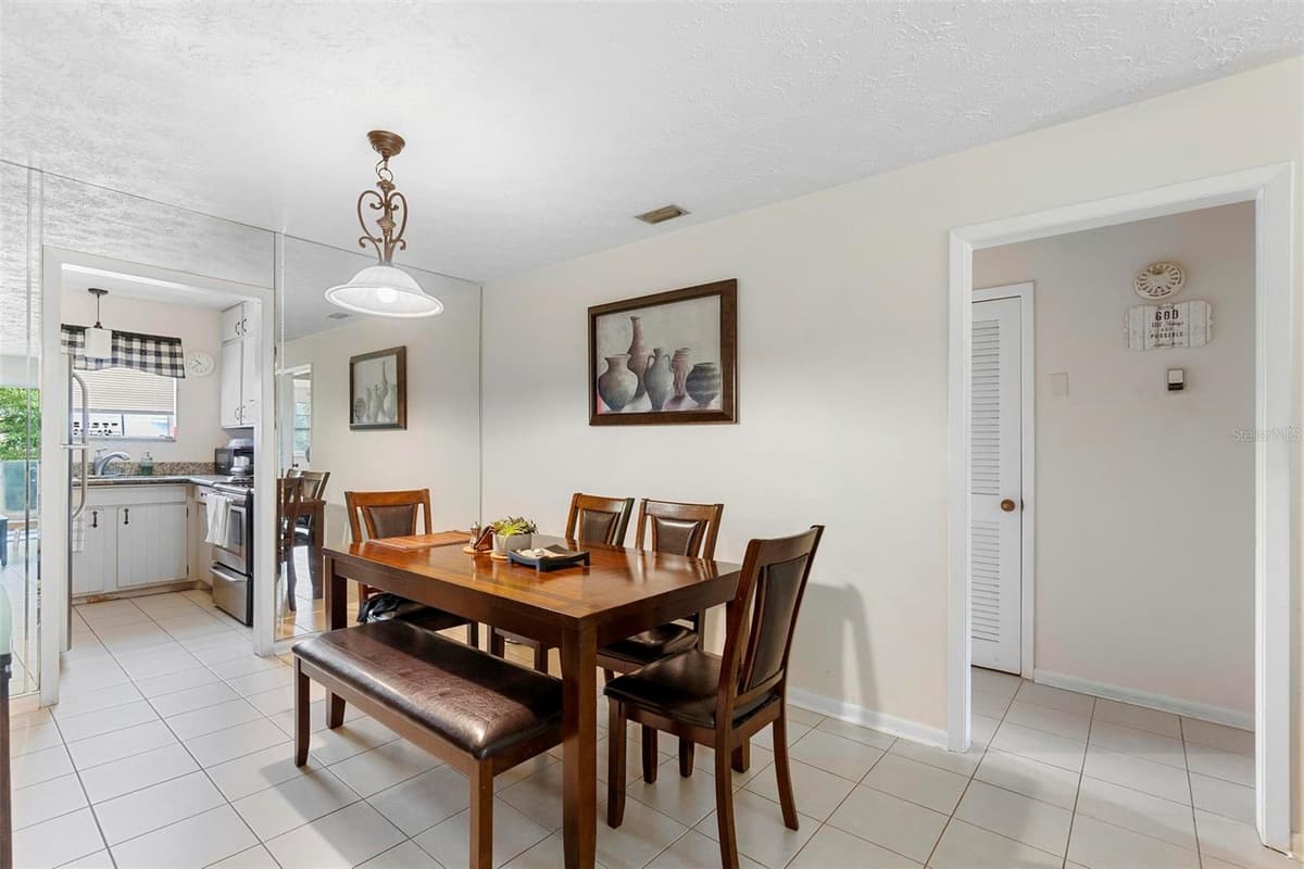 4376 LAKE UNDERHILL ROAD — photo 13 of 41