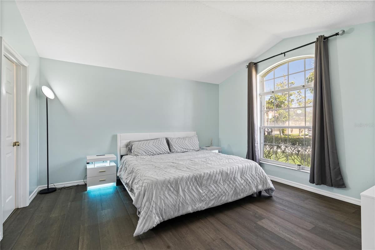 215 ELDERBERRY DRIVE — photo 3 of 40