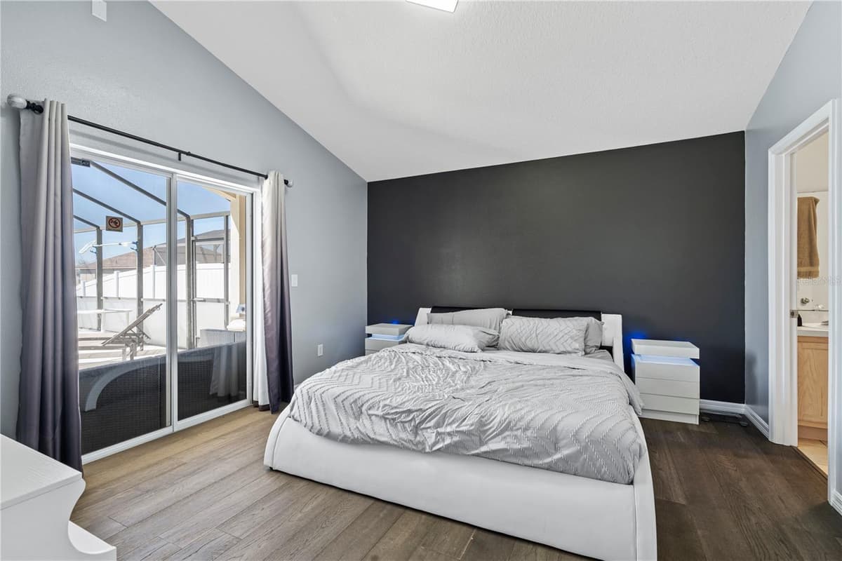 215 ELDERBERRY DRIVE — photo 15 of 40