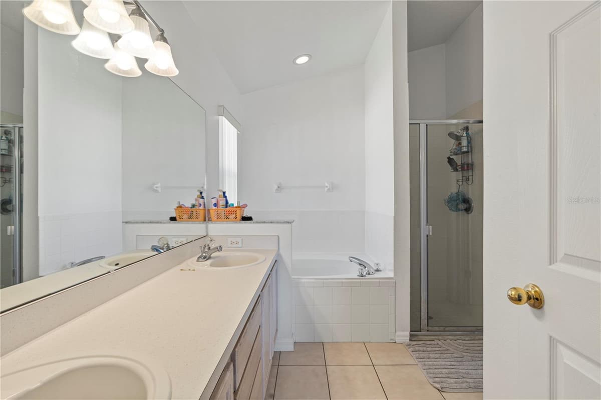 215 ELDERBERRY DRIVE — photo 17 of 40