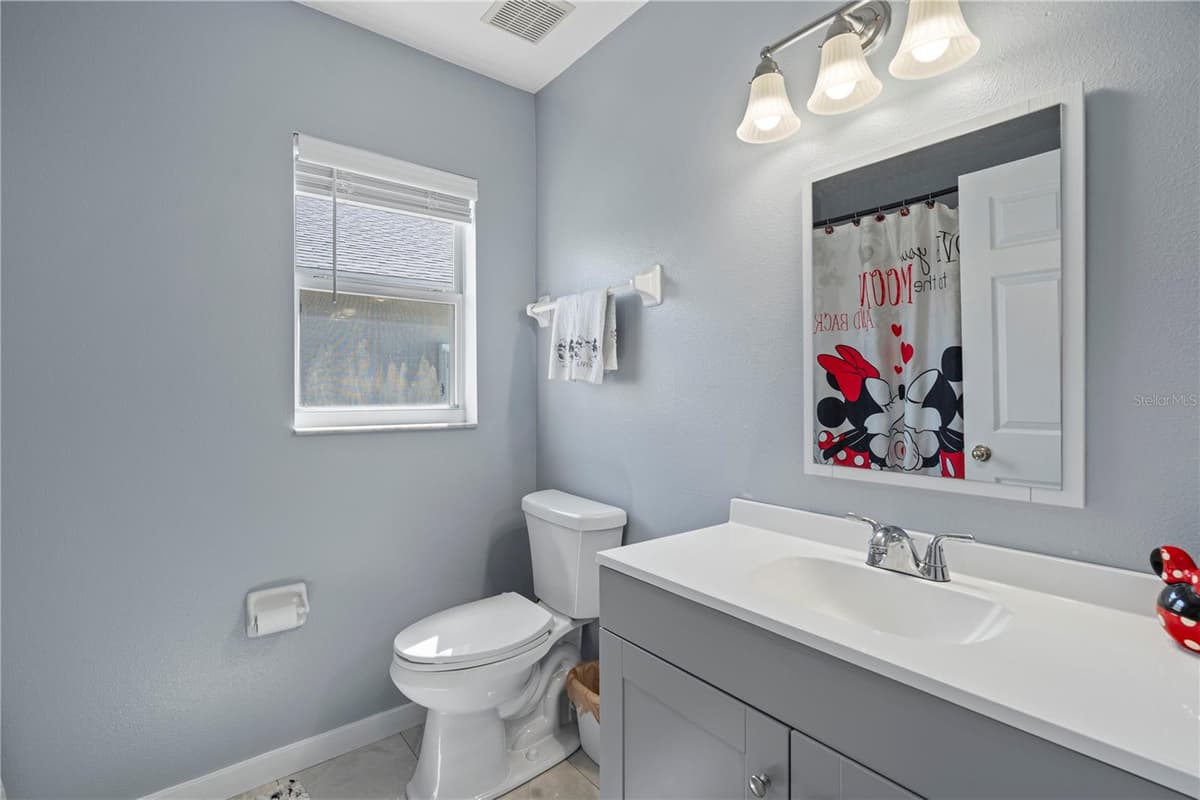 215 ELDERBERRY DRIVE — photo 12 of 40