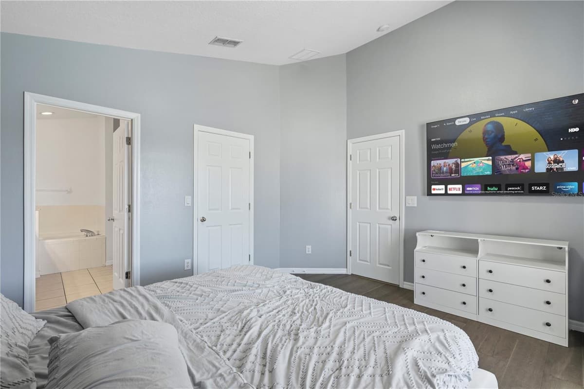 215 ELDERBERRY DRIVE — photo 16 of 40