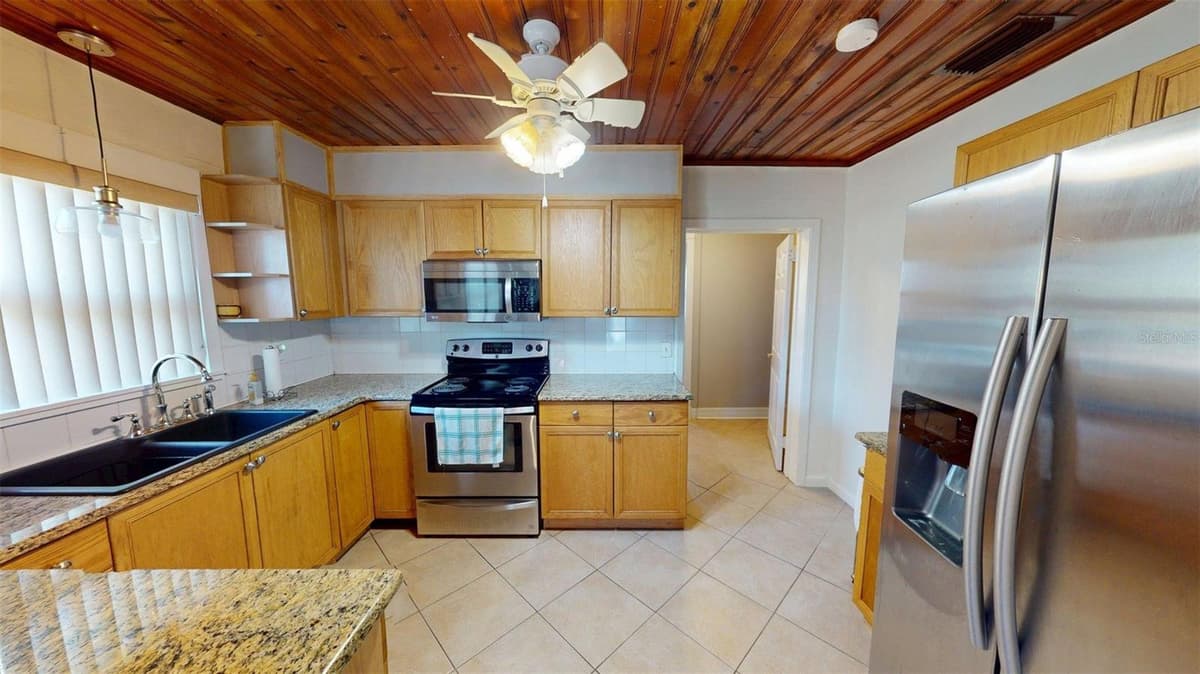 1405 LAKE REEDY BOULEVARD — photo 17 of 32